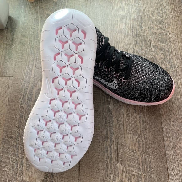 Nike Free RN Flyknit Black/Pink Foam - Picture 10 of 10